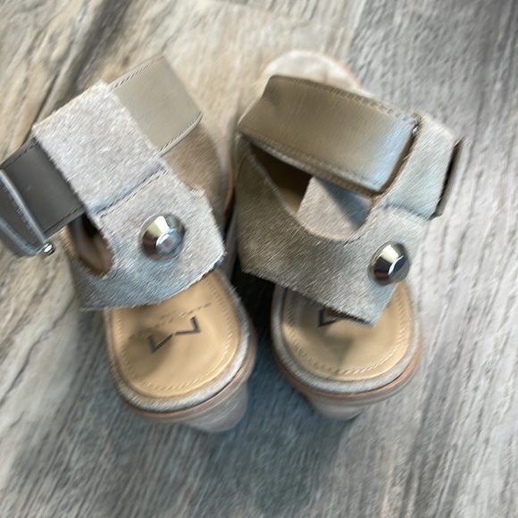 Marc Fisher Vashi Ankle Strap Sandals with Chunky Stacked Heel, size 8 - Picture 4 of 10